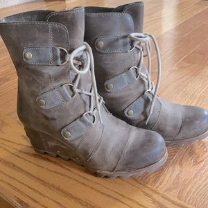 Sorel Lace up wedge booties